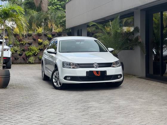 VOLKSWAGEN JETTA 2.0 COMFORTLINE FLEX 4P TIPTRONIC VOLKSWAGEN JETTA 2.0 COMFORTLINE FLEX 4P TIPTRONIC